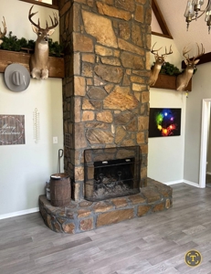 Home with Acreage for Sale in Antlers Oklahoma - image 7