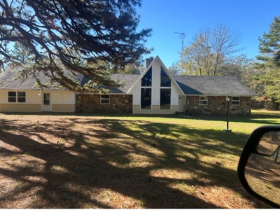 Home with Acreage for Sale in Antlers Oklahoma - image 17