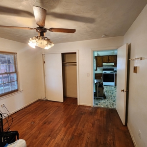 3 bedroom 1 bath brick home for sale in Franklin, Ky - image 6