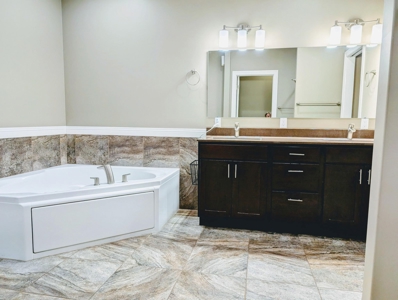 Stunning  4 Bedroom 3 Bath Home In Lexington Nebraska - image 20