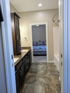 Stunning  4 Bedroom 3 Bath Home In Lexington Nebraska - image 32