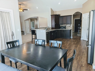 Stunning  4 Bedroom 3 Bath Home In Lexington Nebraska - image 4