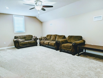 Stunning  4 Bedroom 3 Bath Home In Lexington Nebraska - image 43