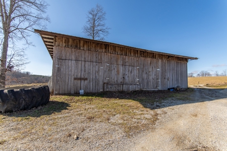 SALE PENDING! Self Sustainable Hunting Southern Tn Home Farm For Sale - image 21
