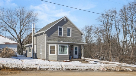 Traditional 2 Story 4-Bedroom Home in Hillsboro, Wisconsin - image 2