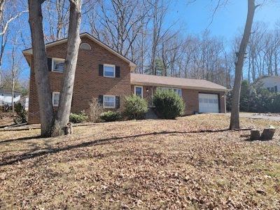 **PENDING**  Home for Sale in the Town of Christiansburg VA - image 3