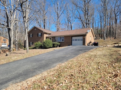 **PENDING**  Home for Sale in the Town of Christiansburg VA - image 1