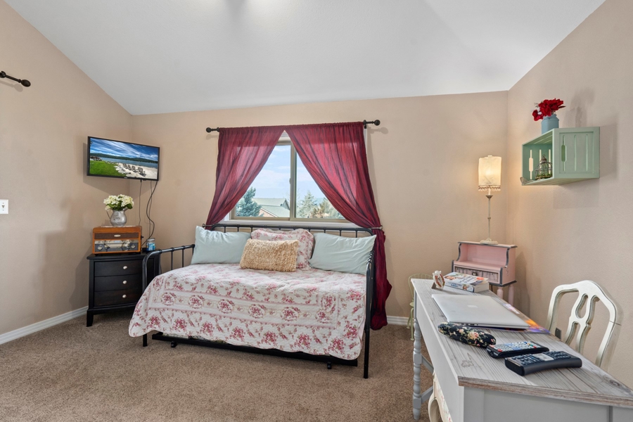 2nd Bedroom