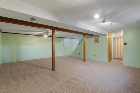Missouri Valley Home With Amazing Views! - image 1
