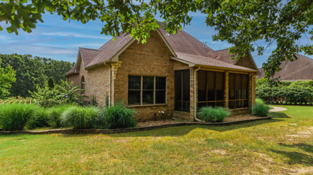 Luxury Home in the Prestigious Country Club Community - image 43