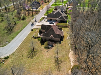 Luxury Home in the Prestigious Country Club Community - image 42