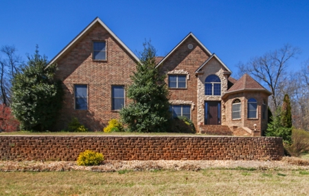 Luxury Home in the Prestigious Country Club Community - image 3