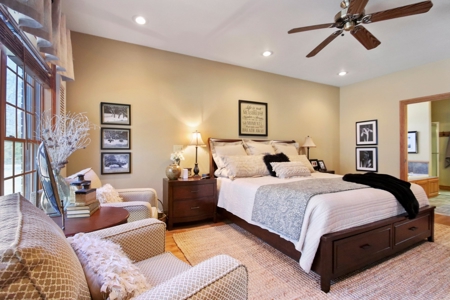 Luxury Home in the Prestigious Country Club Community - image 18