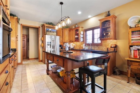 Luxury Home in the Prestigious Country Club Community - image 13