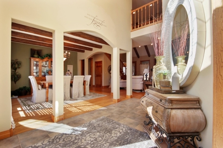 Luxury Home in the Prestigious Country Club Community - image 6