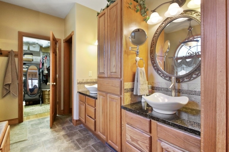 Luxury Home in the Prestigious Country Club Community - image 19