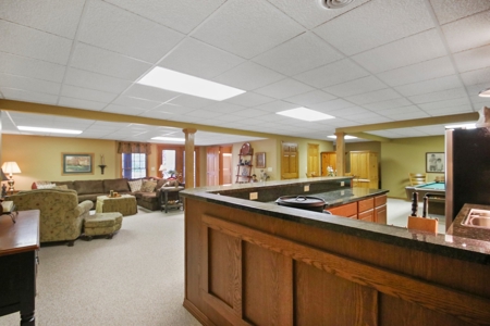 Luxury Home in the Prestigious Country Club Community - image 28