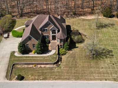 Luxury Home in the Prestigious Country Club Community - image 44