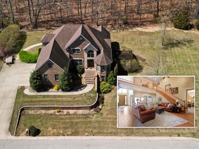 Luxury Home in the Prestigious Country Club Community - image 1