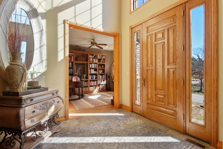 Luxury Home in the Prestigious Country Club Community - image 9