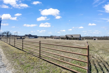 Texas Home For Sale in Paradise ISD - image 37