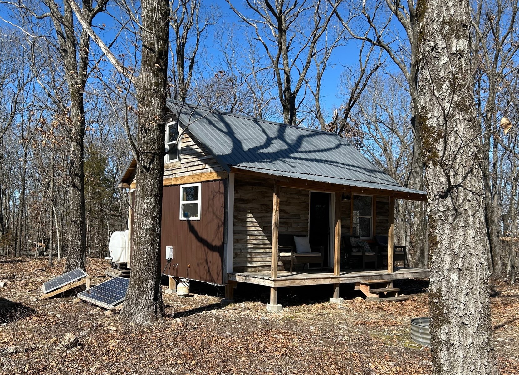 Off-Grid Artistic Cabin in the Woods of Florida - Airbnb - Secluded Off-Grid Apartments With Artistic Indoor Pools
