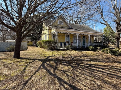 Historic House For Sale in De Kalb Texas - image 1
