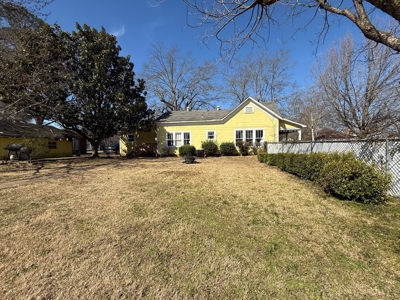 Historic House For Sale in De Kalb Texas - image 14