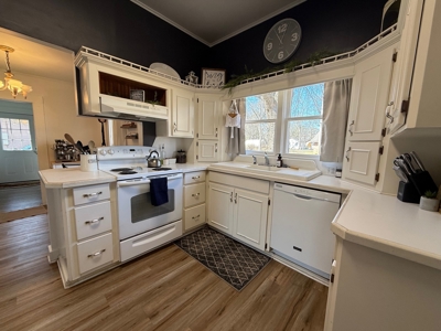 Historic House For Sale in De Kalb Texas - image 3