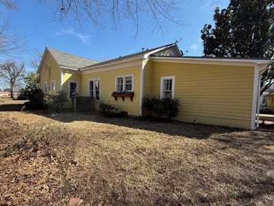Historic House For Sale in De Kalb Texas - image 15