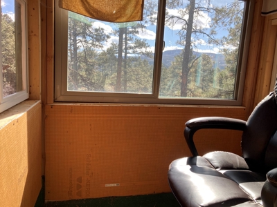 Charming Off-Grid One-Bedroom Cabin Near Chama NM - image 13
