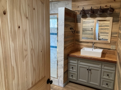 Charming Off-Grid One-Bedroom Cabin Near Chama NM - image 24