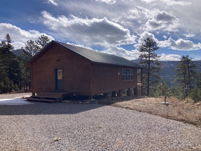 Charming Off-Grid One-Bedroom Cabin Near Chama NM - image 16