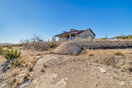 300 Acres in Ozona TX with Home For Sale - image 38