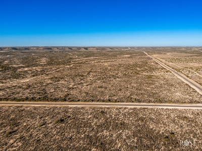 300 Acres in Ozona TX with Home For Sale - image 6