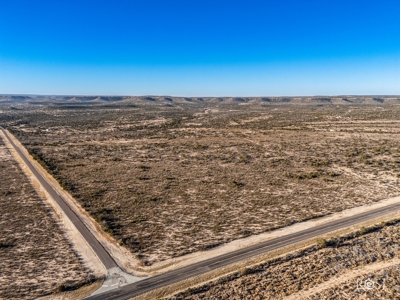 300 Acres in Ozona TX with Home For Sale - image 4