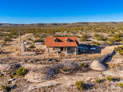 300 Acres in Ozona TX with Home For Sale - image 28