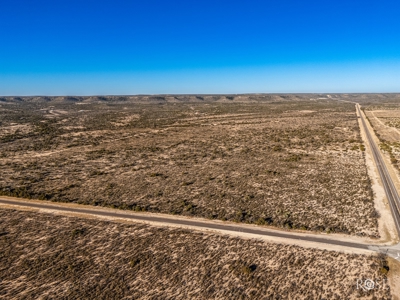 300 Acres in Ozona TX with Home For Sale - image 5