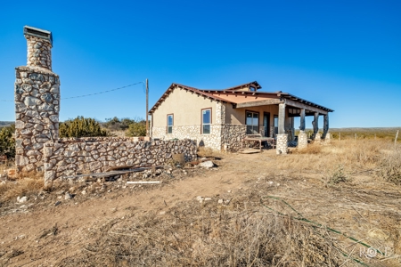 300 Acres in Ozona TX with Home For Sale - image 40