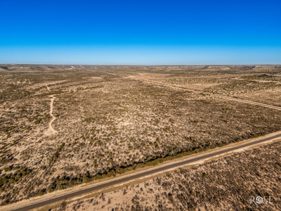 300 Acres in Ozona TX with Home For Sale - image 7