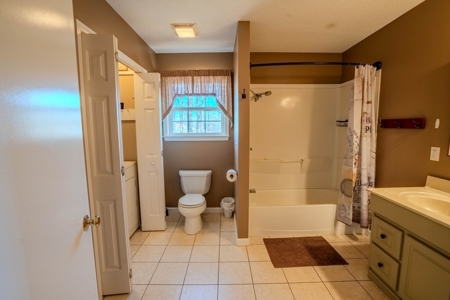 Secluded Cabin For Sale With Shop & Barn Deer & Turkey Hunt - image 9