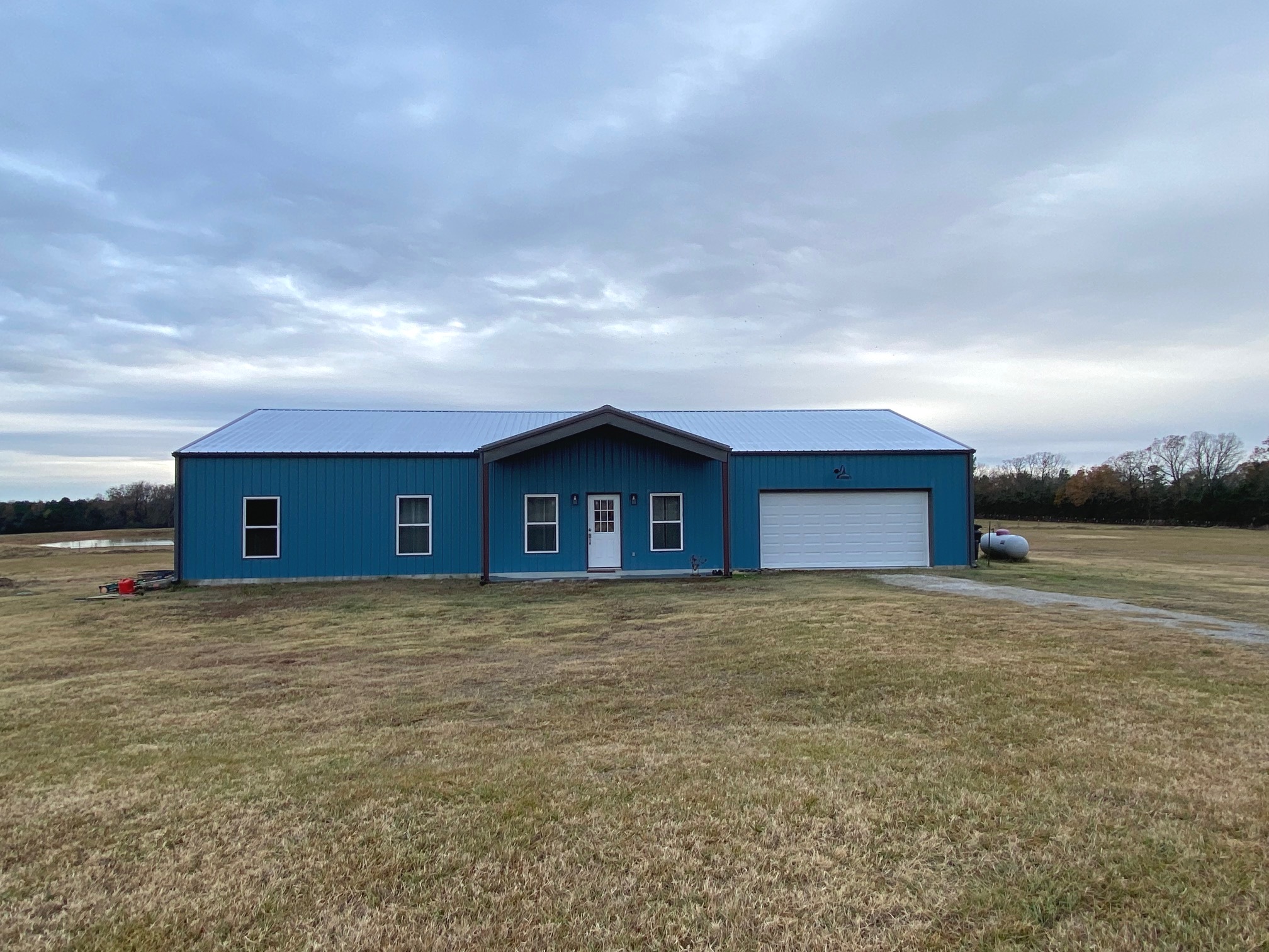 Moder Metal Home