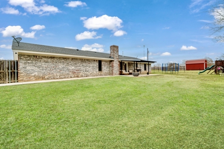 Updated Home For Sale Powderly TX - image 17