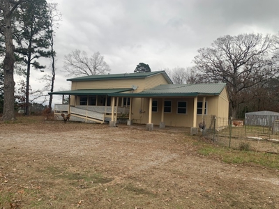Country Home & Acreage With 30,000 Sq Ft Of Bldgs - image 31