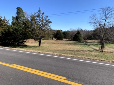 Country Home & Acreage----30,000 Sq Ft Of Bldgs - image 23