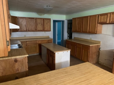 Country Home & Acreage With 30,000 Sq Ft Of Bldgs - image 45