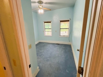 Country Home & Acreage----30,000 Sq Ft Of Bldgs - image 23