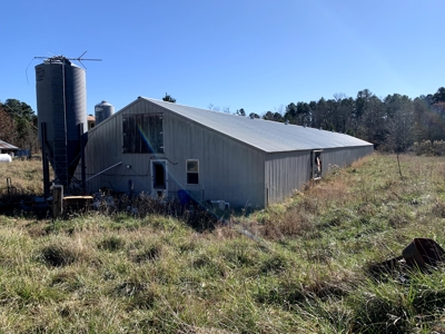 Country Home & Acreage----30,000 Sq Ft Of Bldgs - image 8