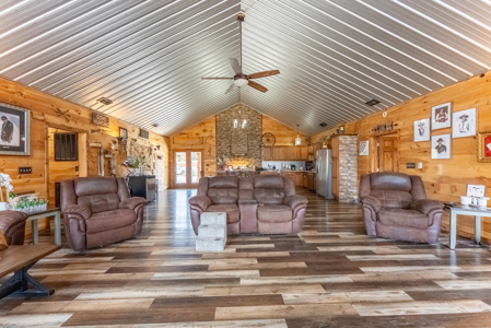 Home with Private Lake and Acreage For Sale in Fulton County - image 25