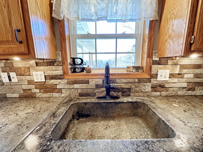 Country Home on 25 Acres in Vernon County for Sale - image 11